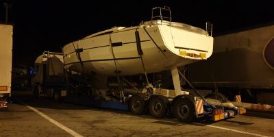 Sailboat transport Dufour 412