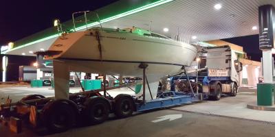 Sailboat transport Maxi 999